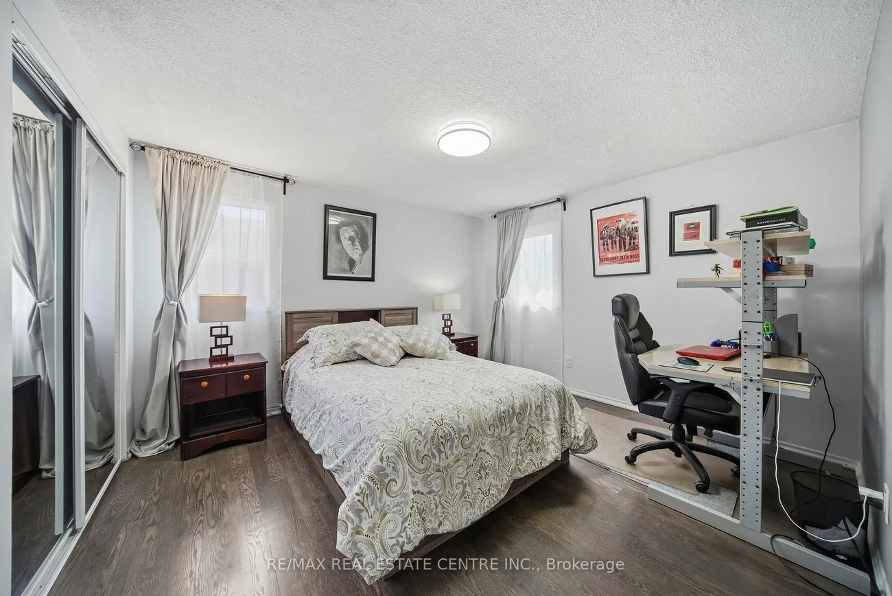 5235, Huntingfield, Hurontario, Mississauga