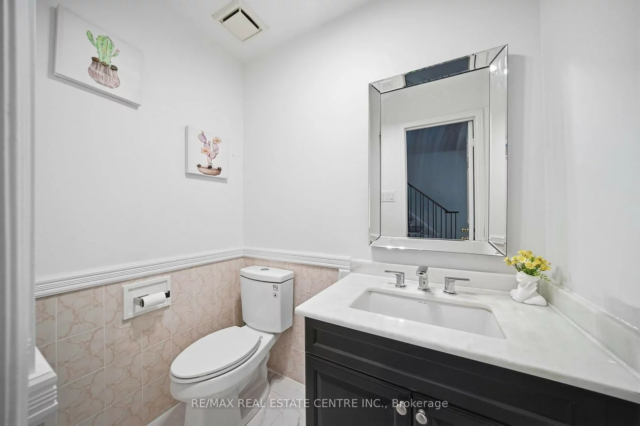 5235, Huntingfield, Hurontario, Mississauga