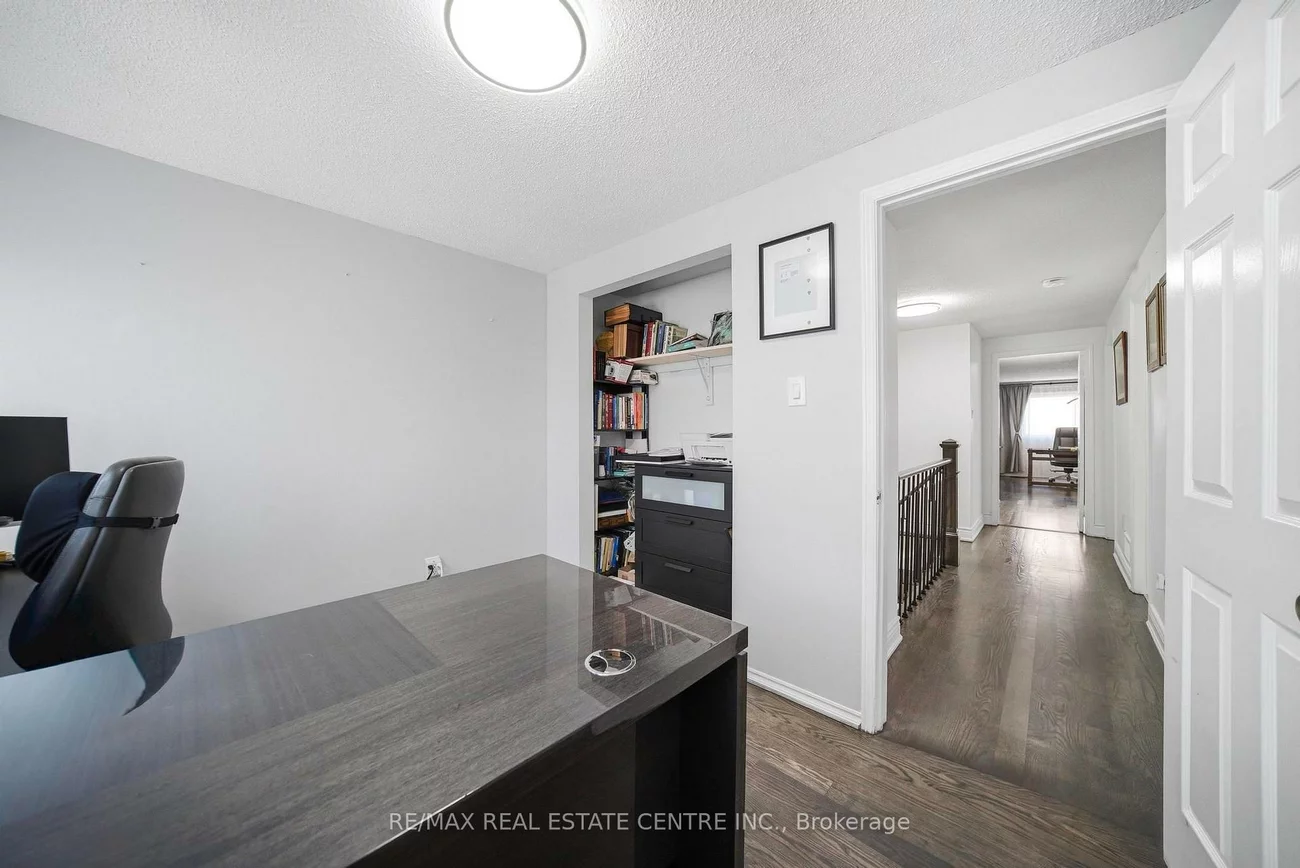 5235, Huntingfield, Hurontario, Mississauga