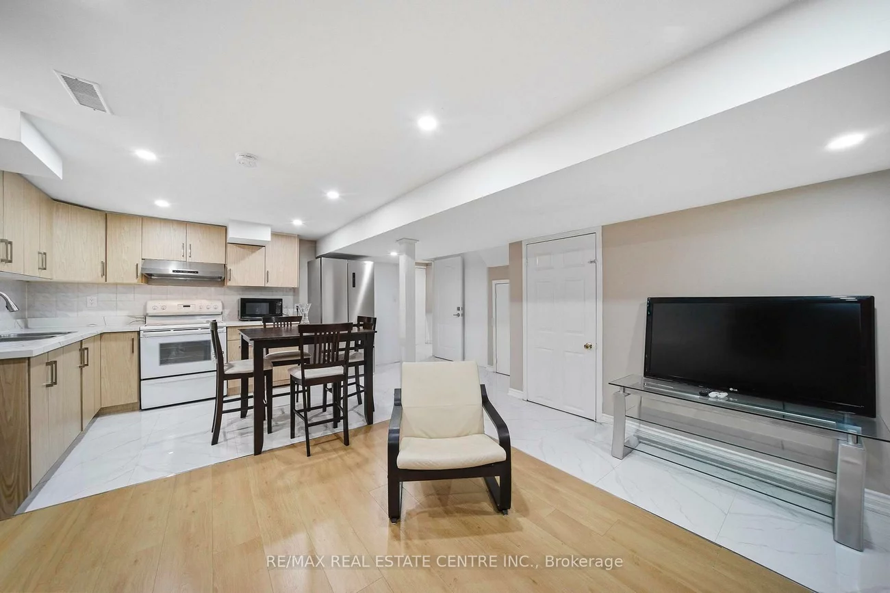 5235, Huntingfield, Hurontario, Mississauga