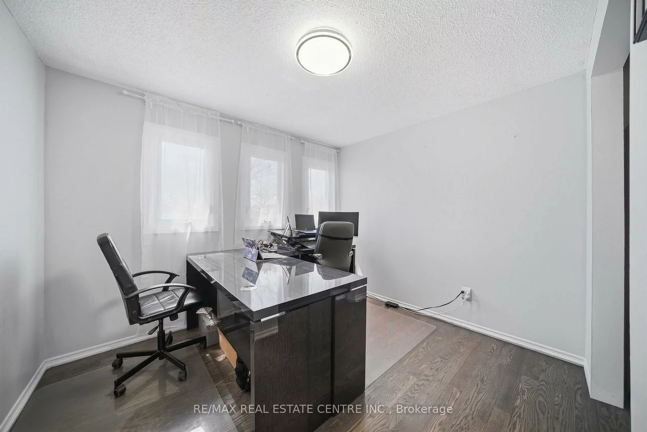 5235, Huntingfield, Hurontario, Mississauga