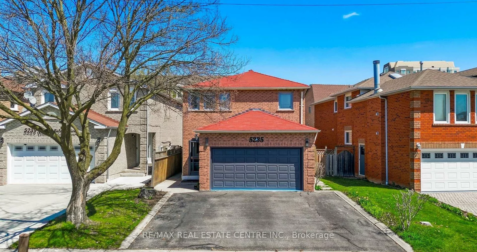5235, Huntingfield, Hurontario, Mississauga