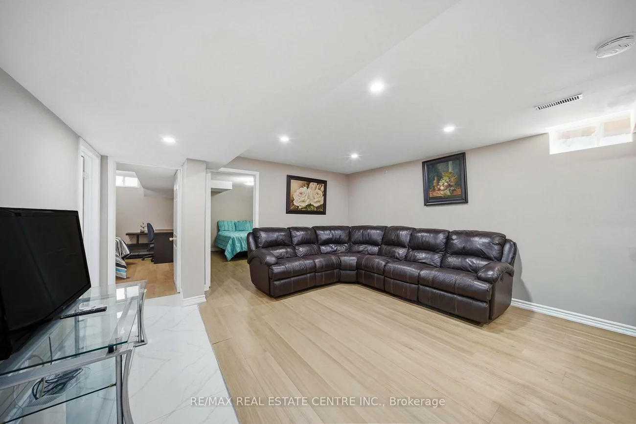 5235, Huntingfield, Hurontario, Mississauga