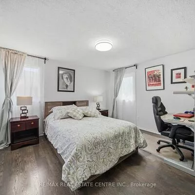 5235, Huntingfield, Hurontario, Mississauga