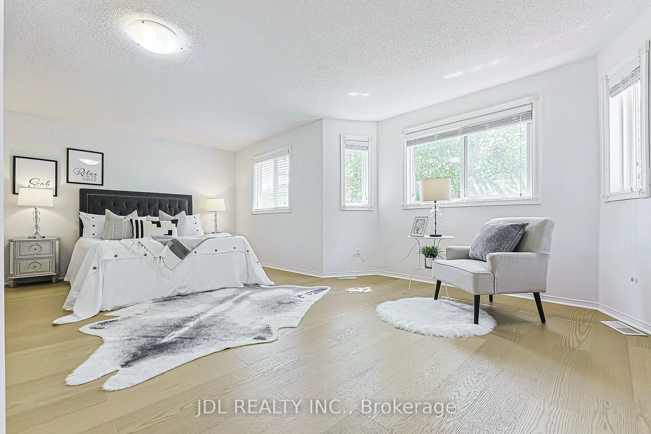 676, Ceremonial, Hurontario, Mississauga