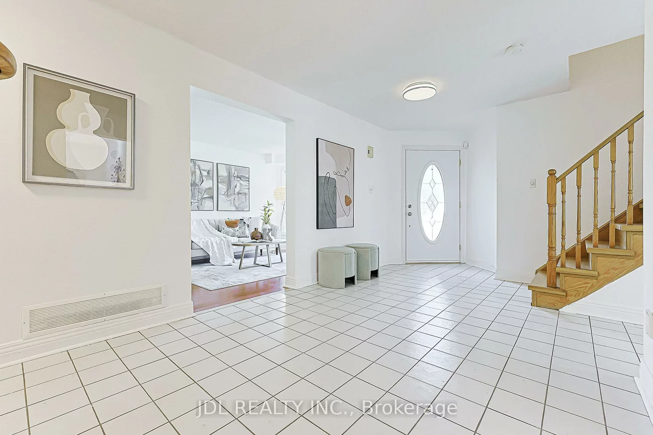 676, Ceremonial, Hurontario, Mississauga