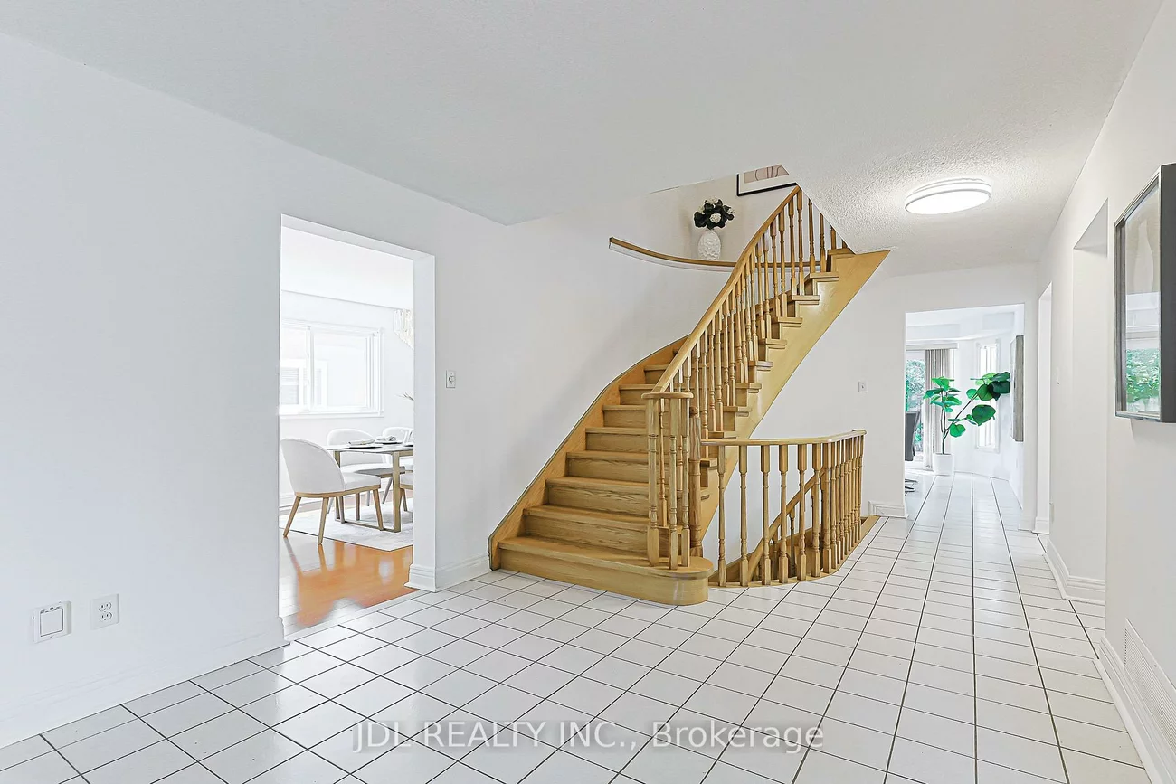 676, Ceremonial, Hurontario, Mississauga