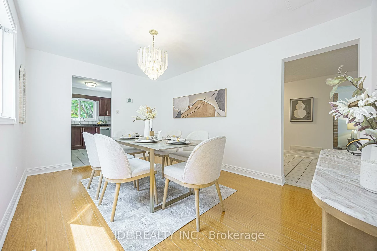 676, Ceremonial, Hurontario, Mississauga