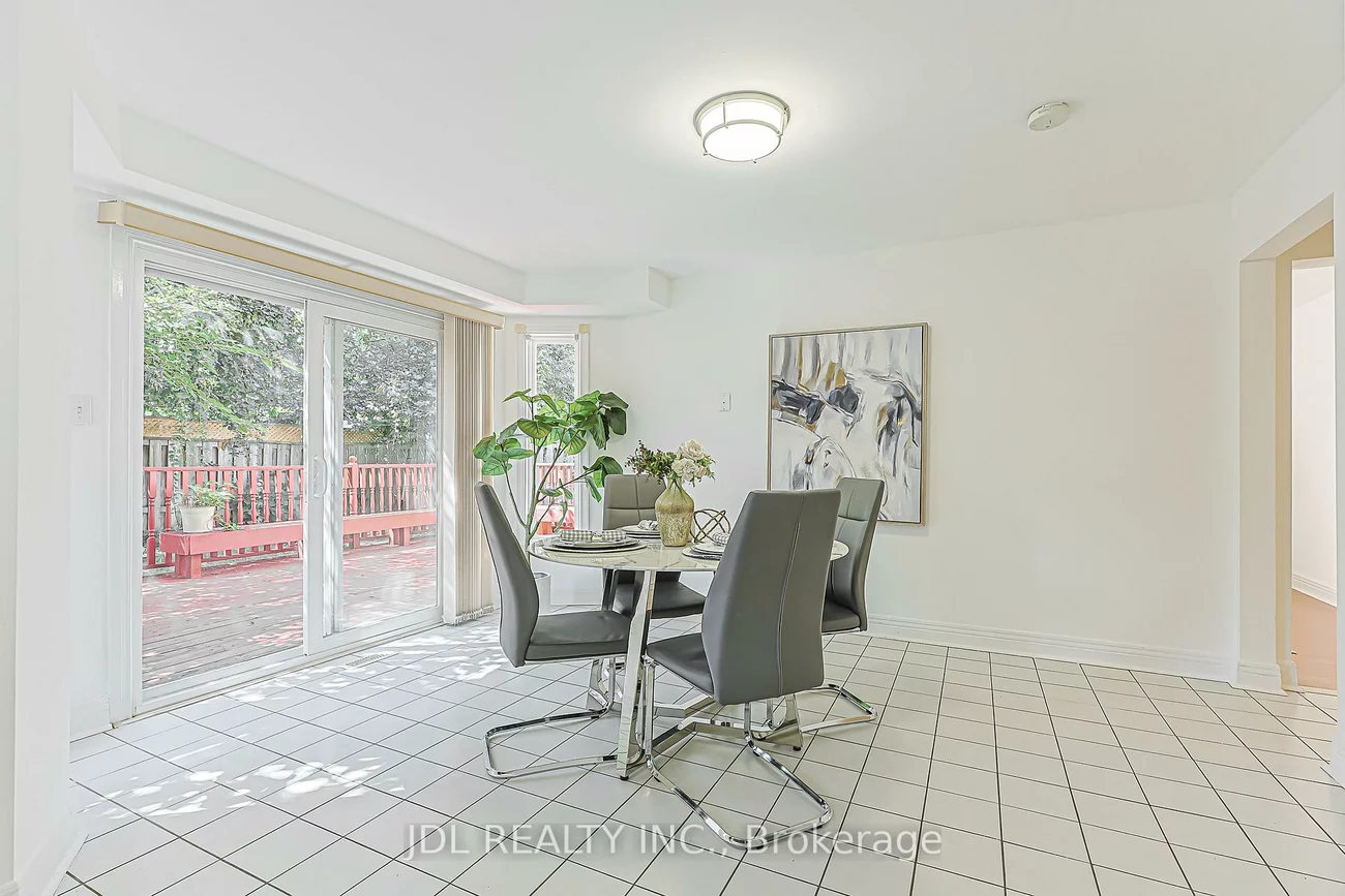 676, Ceremonial, Hurontario, Mississauga