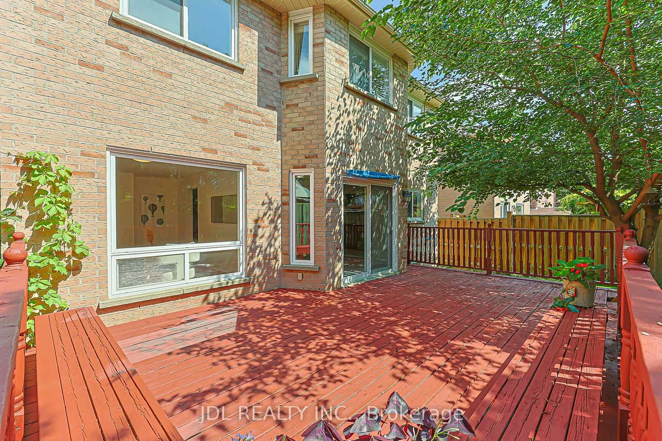 676, Ceremonial, Hurontario, Mississauga