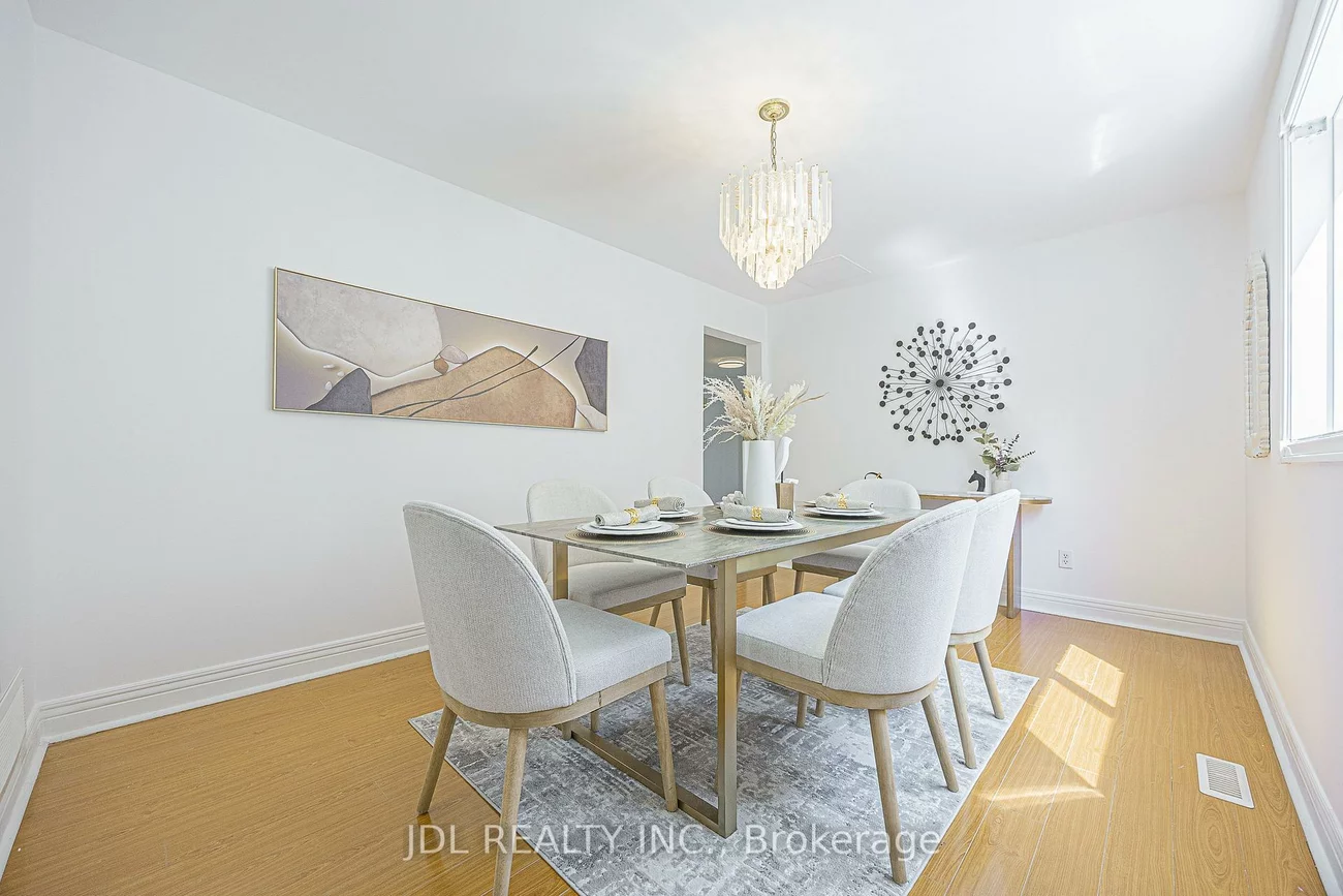676, Ceremonial, Hurontario, Mississauga