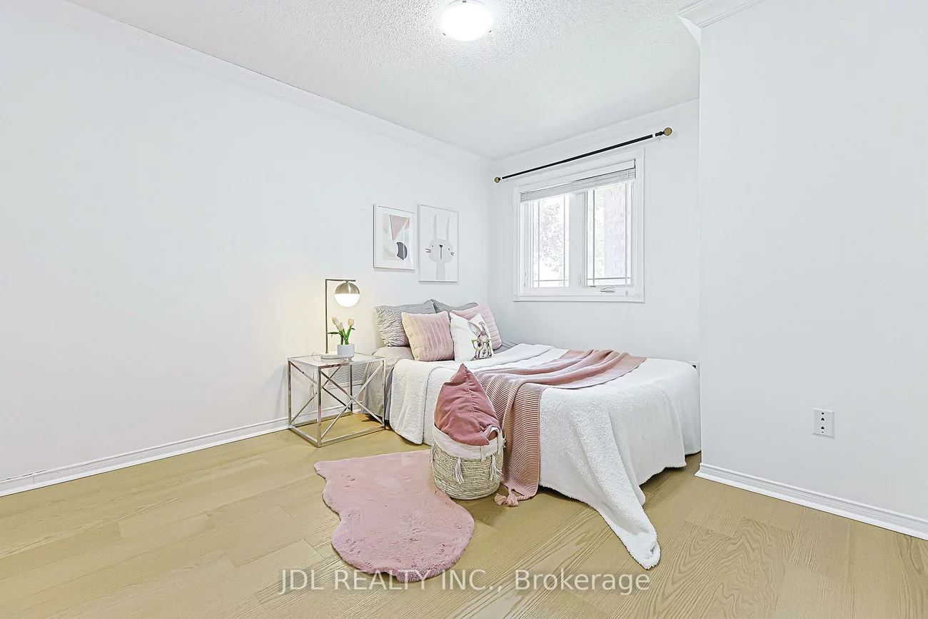 676, Ceremonial, Hurontario, Mississauga