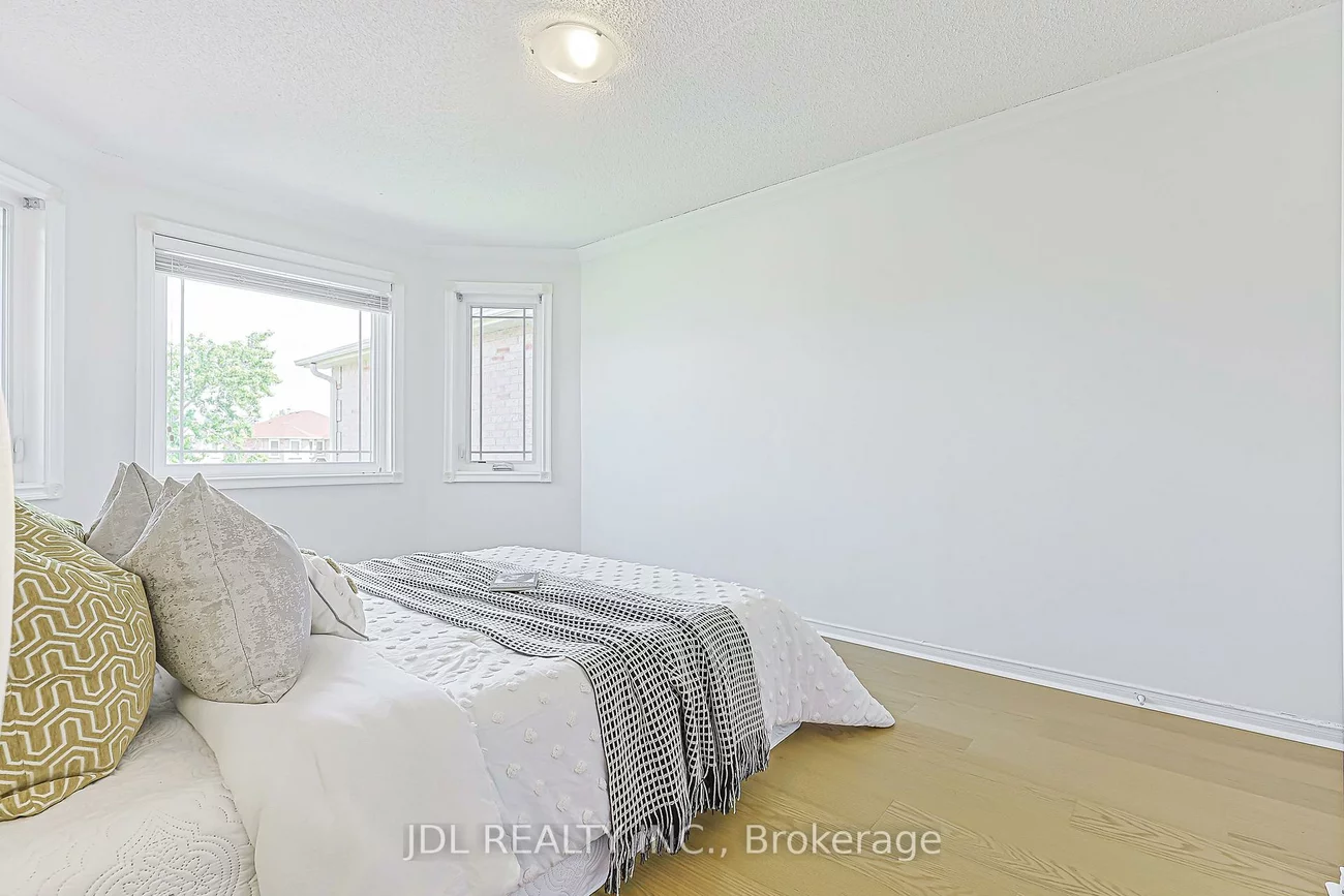 676, Ceremonial, Hurontario, Mississauga