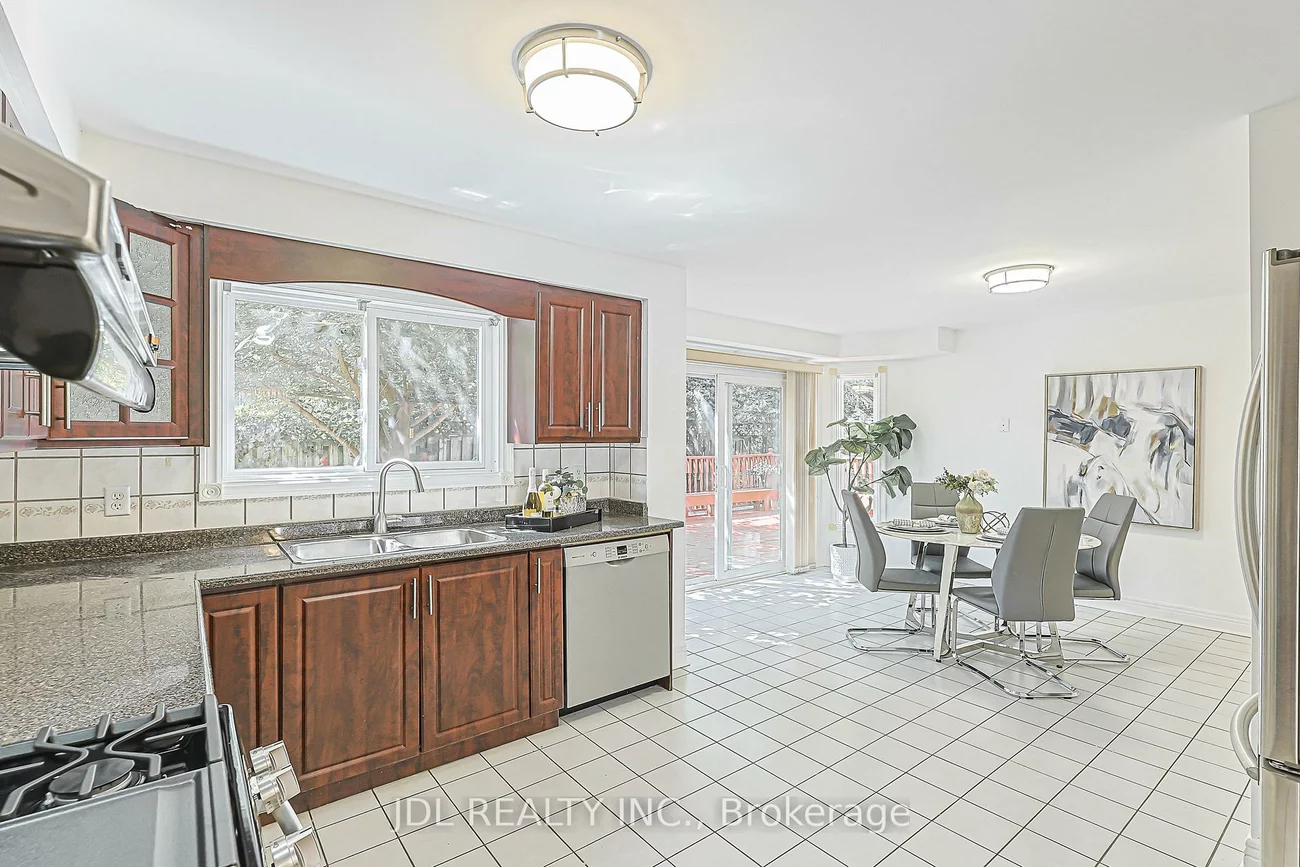 676, Ceremonial, Hurontario, Mississauga