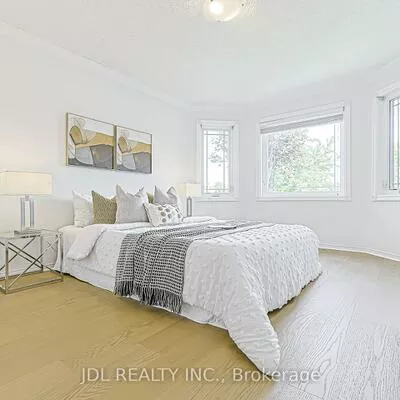 676, Ceremonial, Hurontario, Mississauga