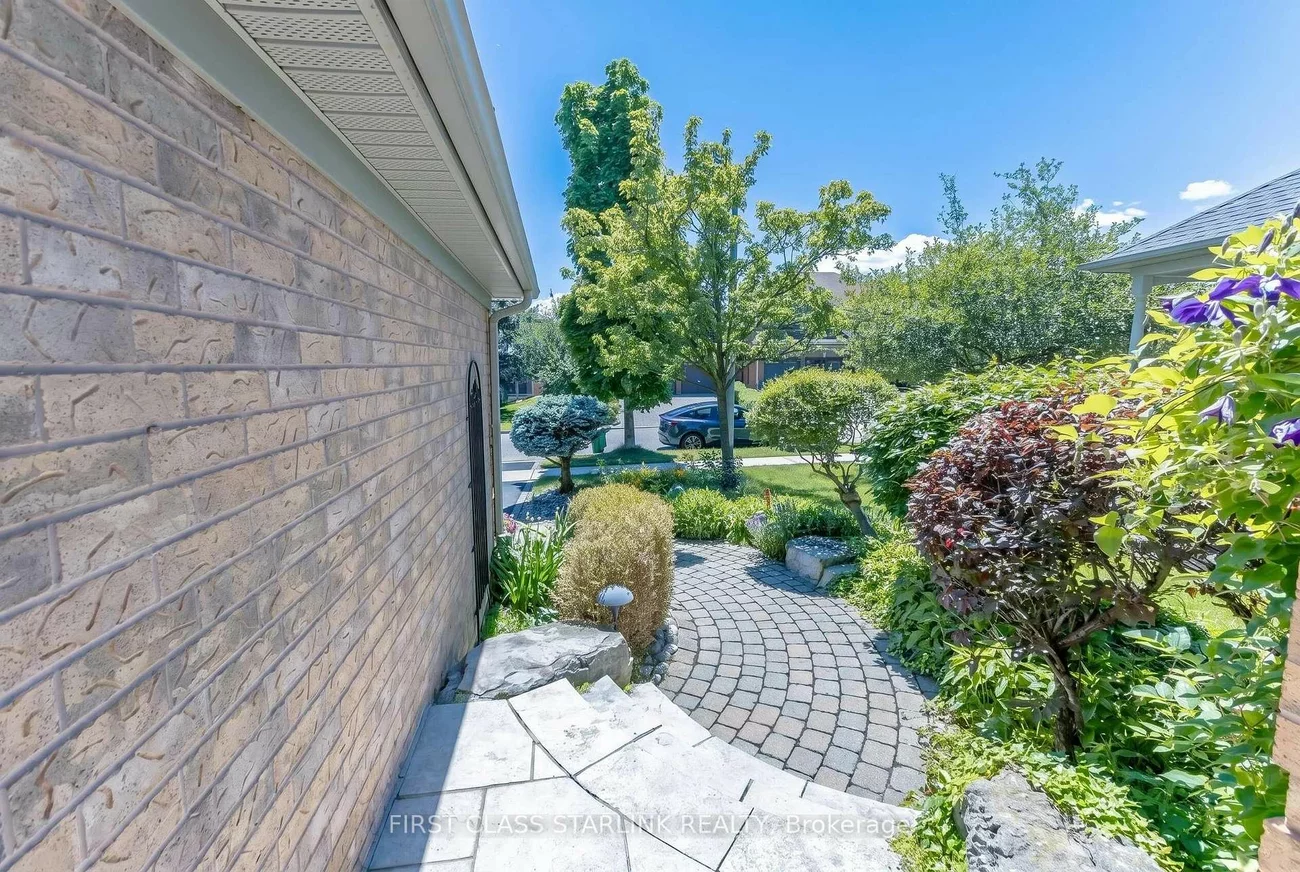 5467, Planters Wood, Central Erin Mills, Mississauga