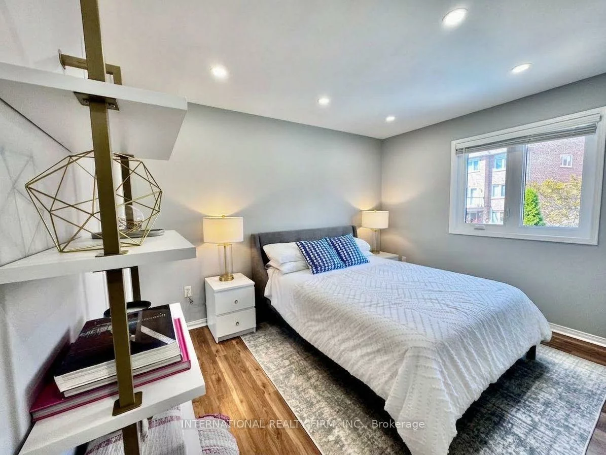 2745, Galleon, Central Erin Mills, Mississauga