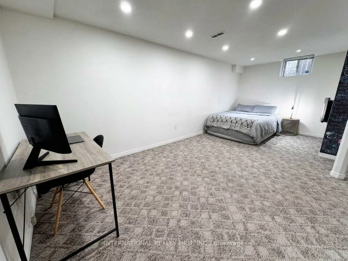 2745, Galleon, Central Erin Mills, Mississauga