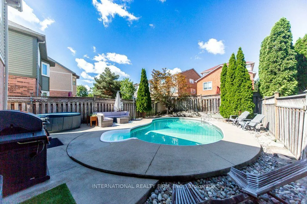 2745, Galleon, Central Erin Mills, Mississauga