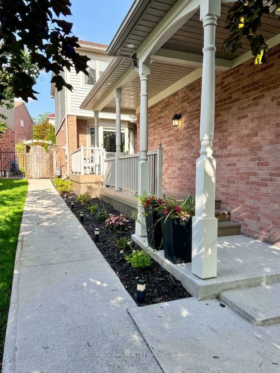 2745, Galleon, Central Erin Mills, Mississauga