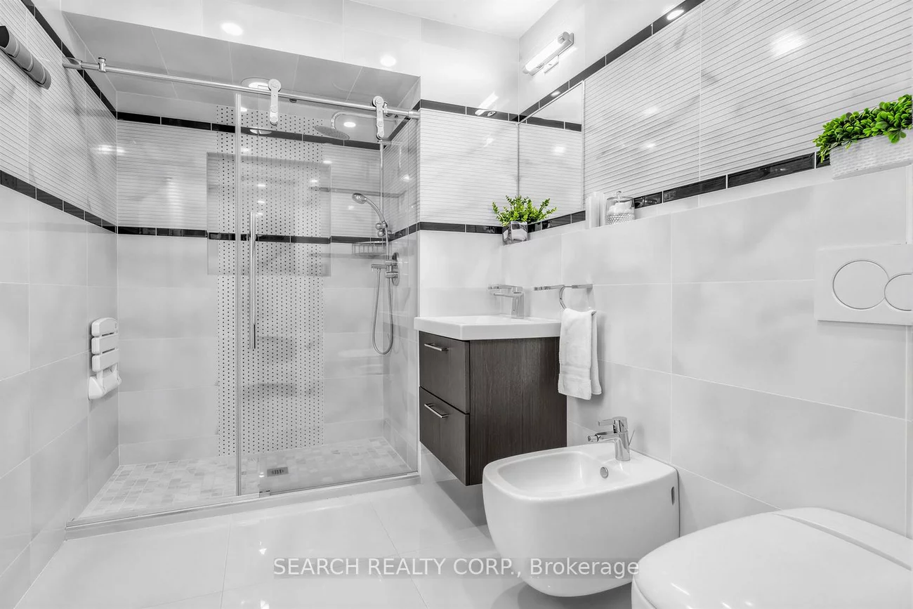 1421, Watersedge, Clarkson, Mississauga