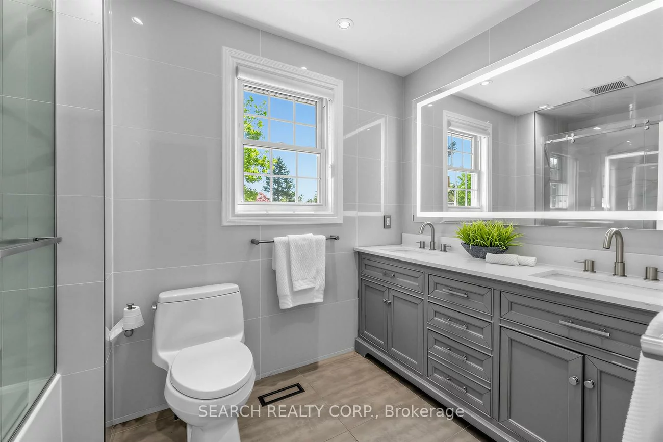 1421, Watersedge, Clarkson, Mississauga