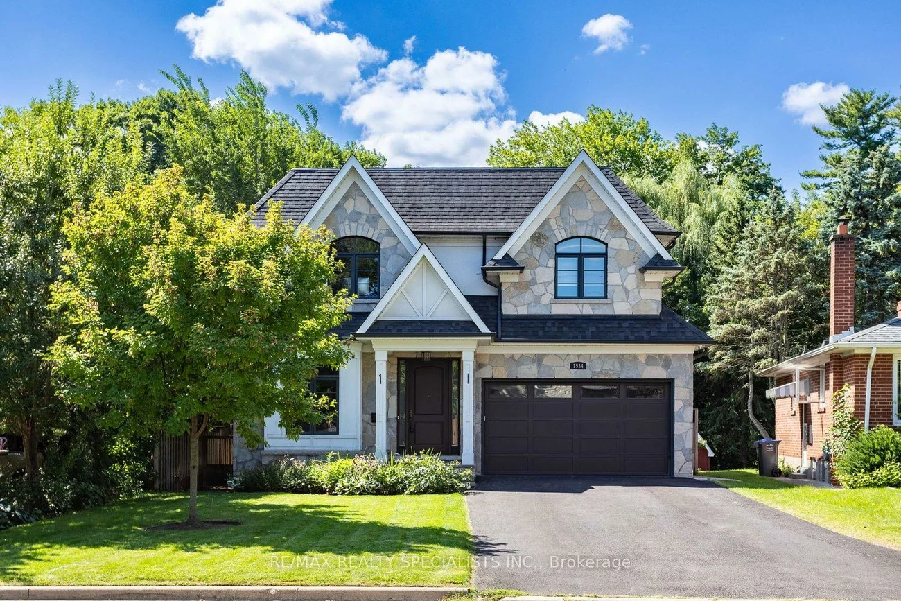 1534, Trotwood, Mineola, Mississauga