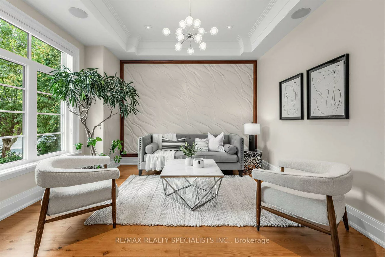 1534, Trotwood, Mineola, Mississauga