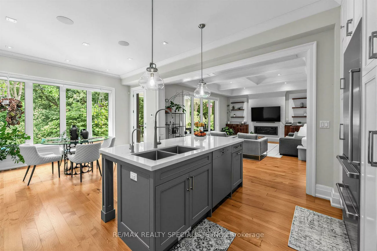 1534, Trotwood, Mineola, Mississauga