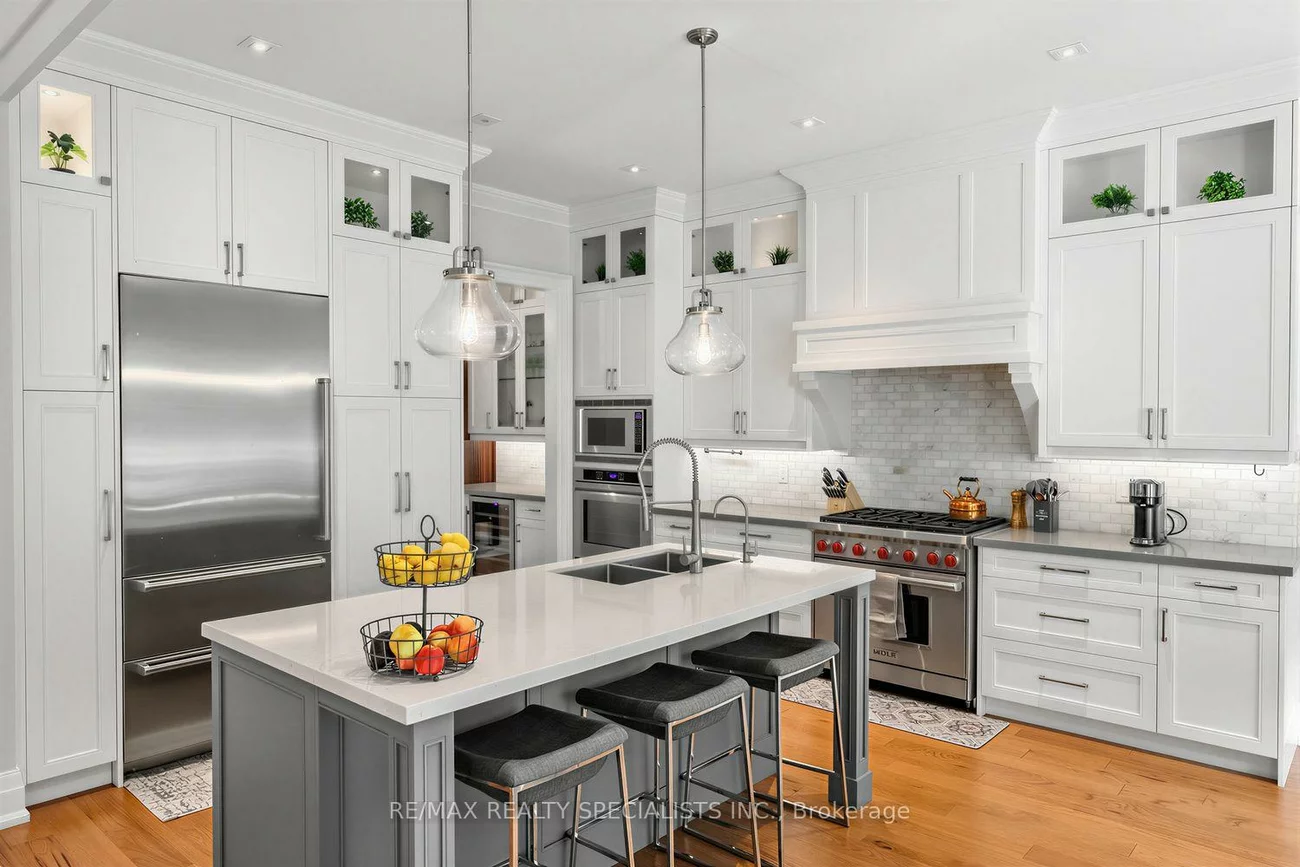 1534, Trotwood, Mineola, Mississauga