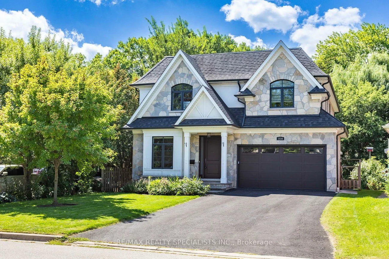 1534, Trotwood, Mineola, Mississauga