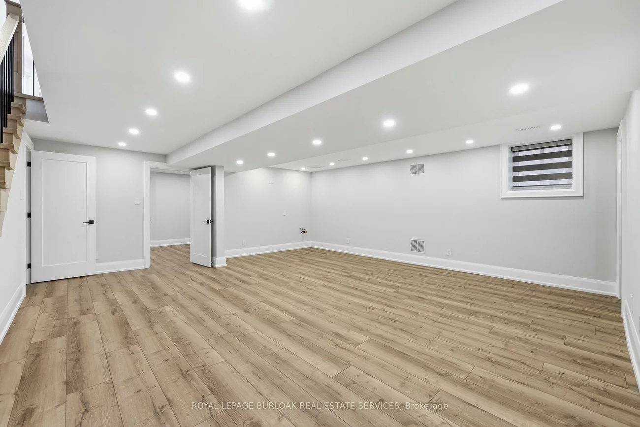2029, Kempton Park, Central Erin Mills, Mississauga