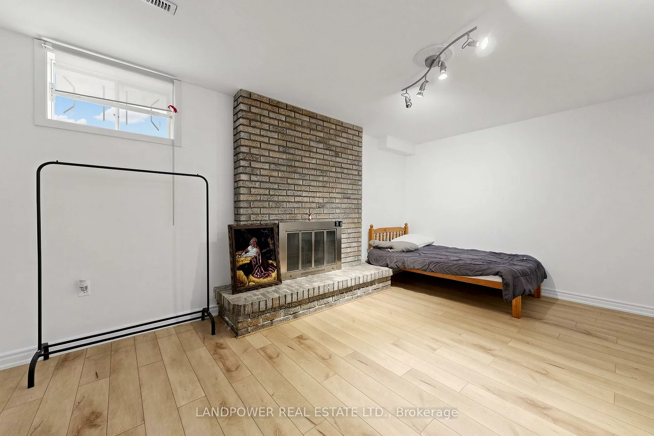 317, Paisley, Cooksville, Mississauga
