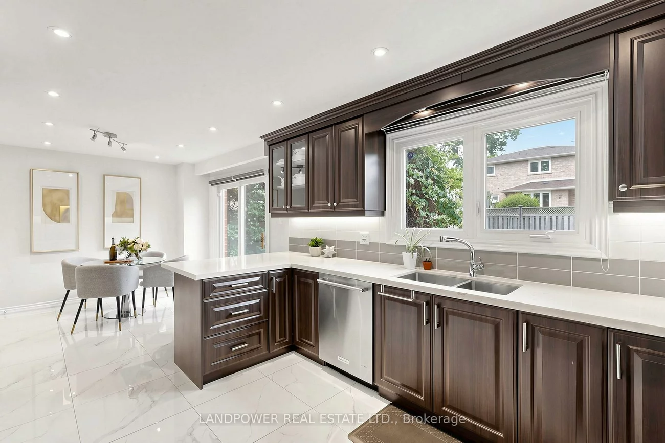 317, Paisley, Cooksville, Mississauga