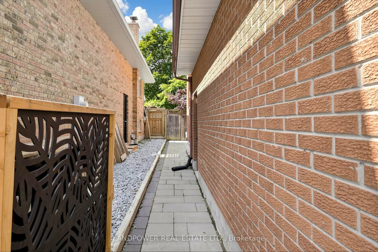 317, Paisley, Cooksville, Mississauga