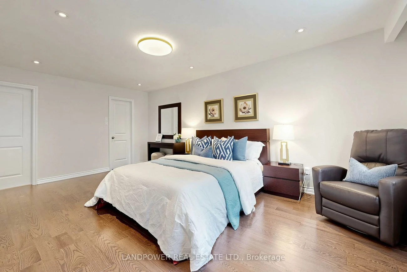 317, Paisley, Cooksville, Mississauga
