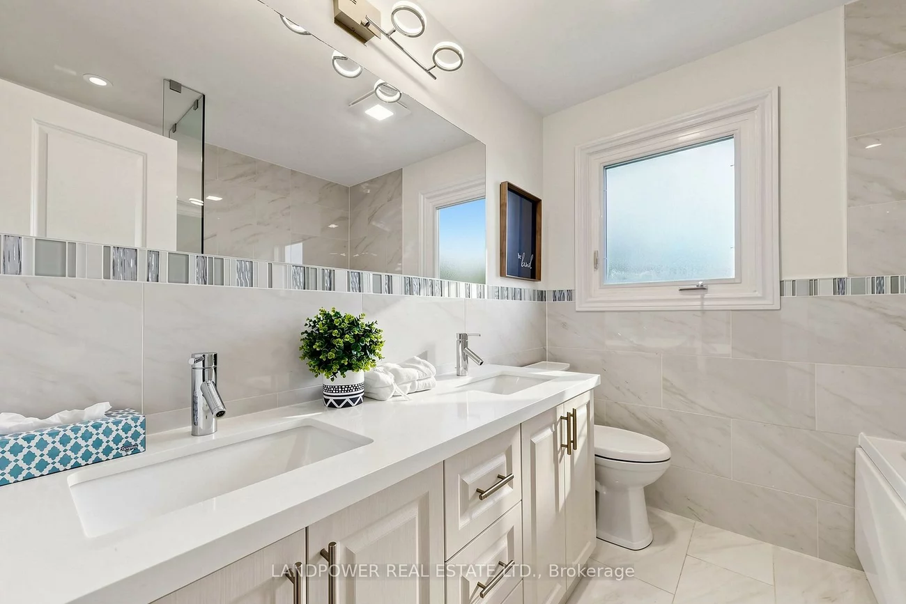 317, Paisley, Cooksville, Mississauga