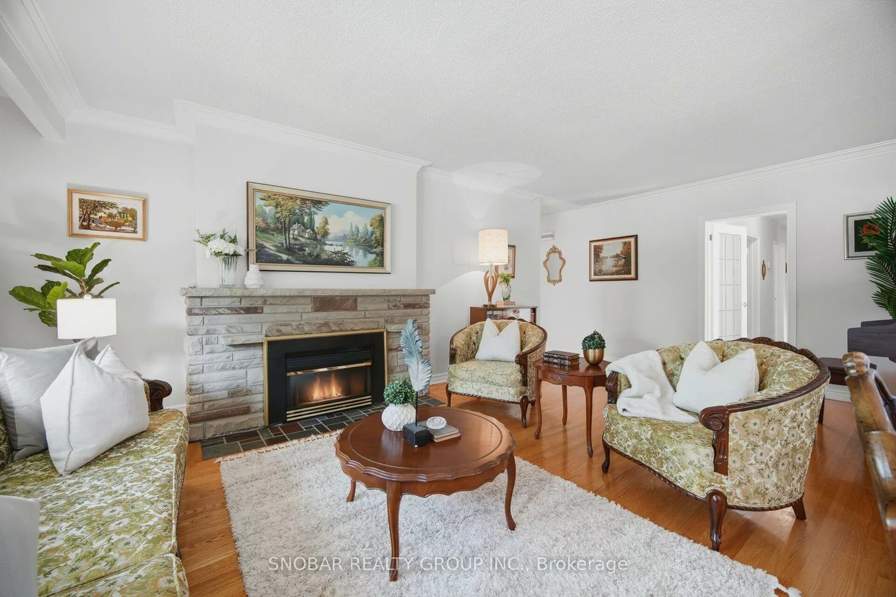 1408, Ballyclare, Erindale, Mississauga