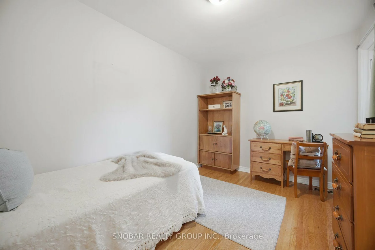 1408, Ballyclare, Erindale, Mississauga