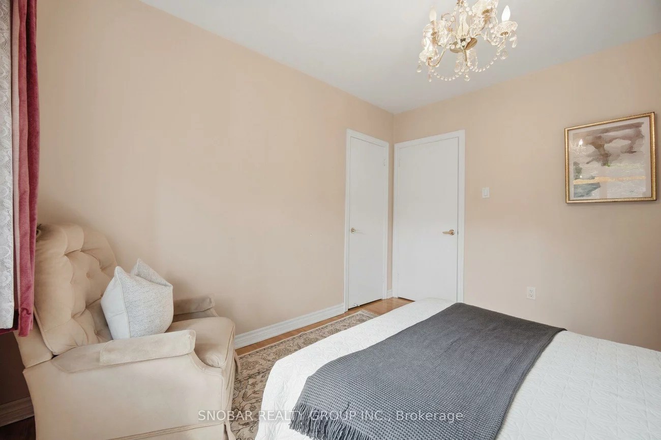 1408, Ballyclare, Erindale, Mississauga