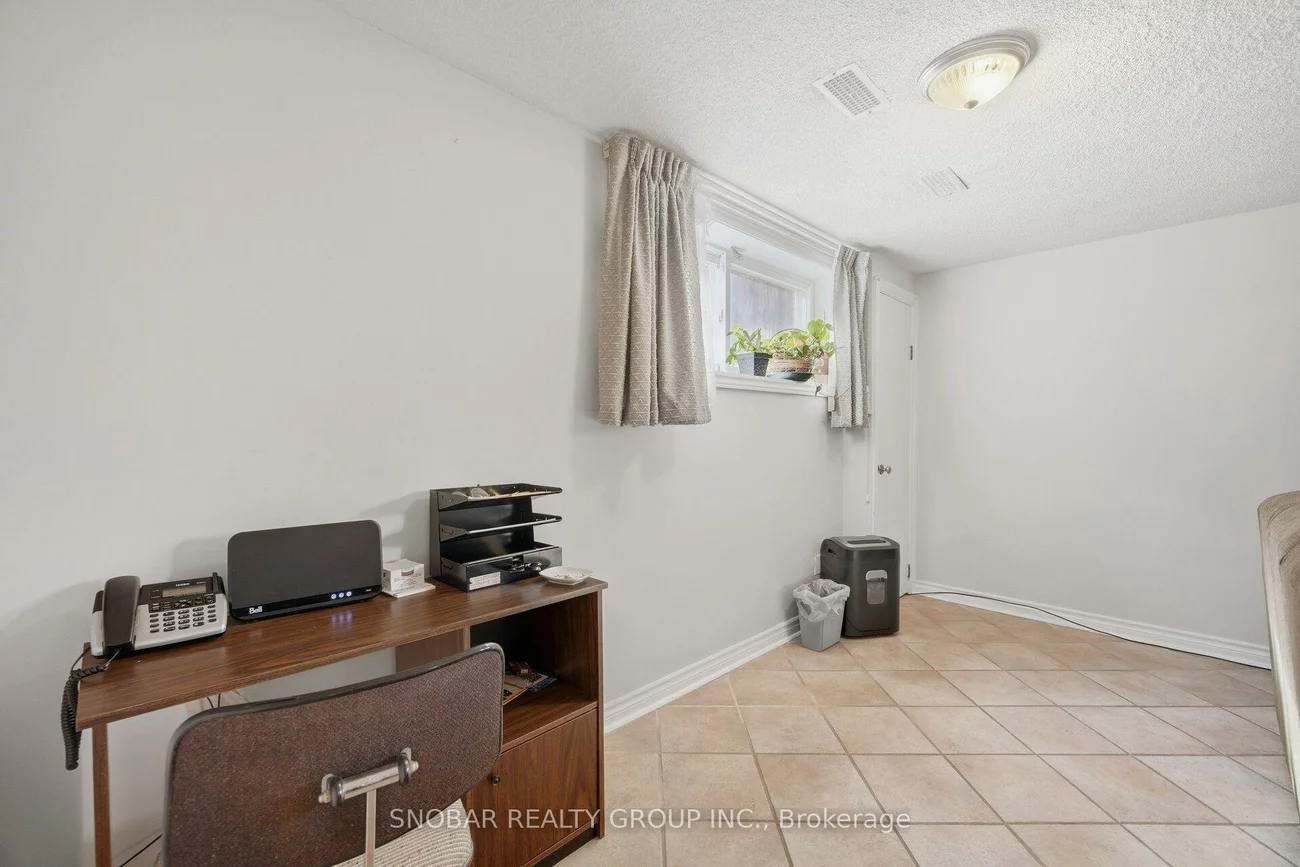 1408, Ballyclare, Erindale, Mississauga