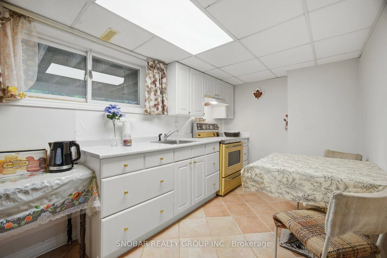1408, Ballyclare, Erindale, Mississauga