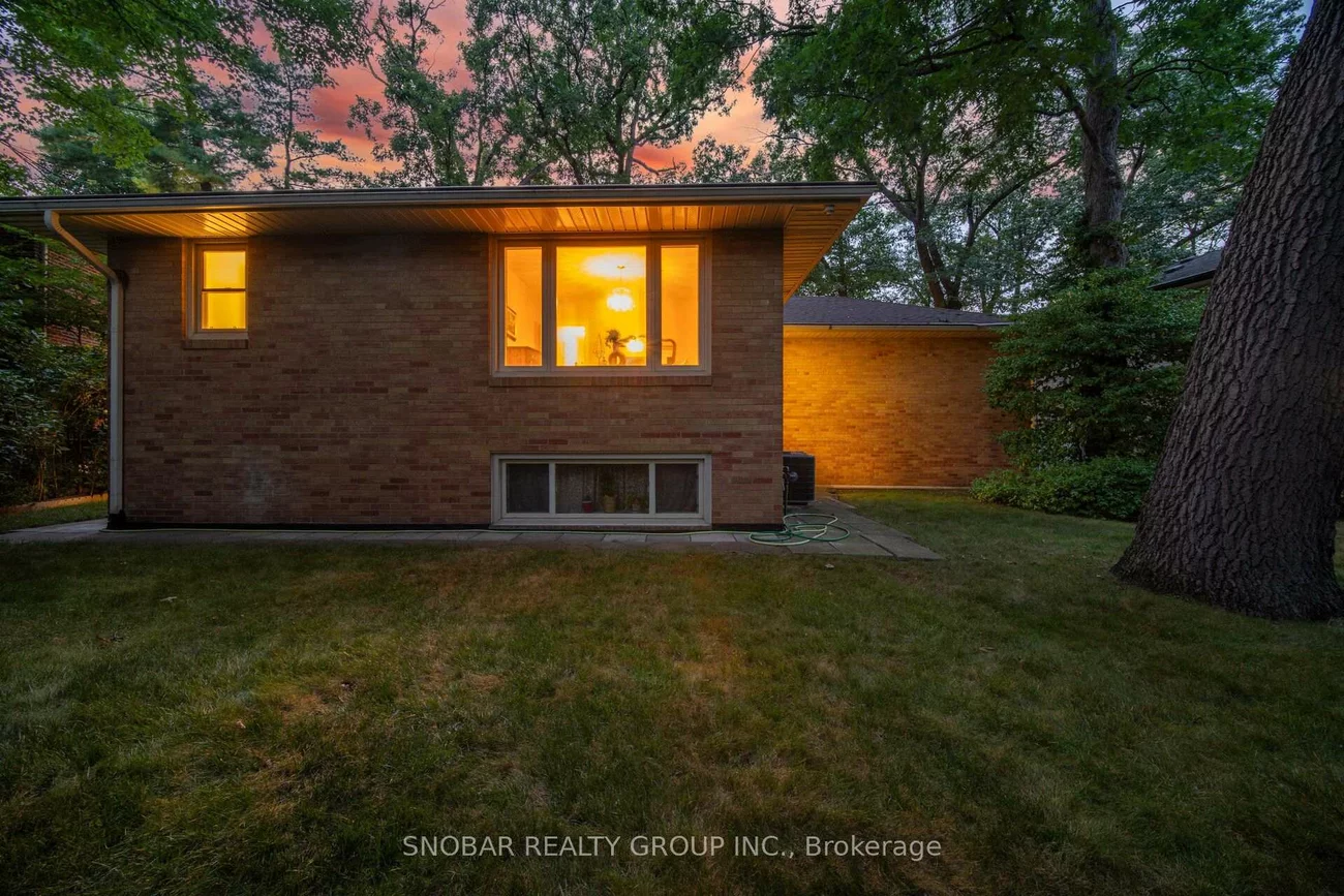 1408, Ballyclare, Erindale, Mississauga