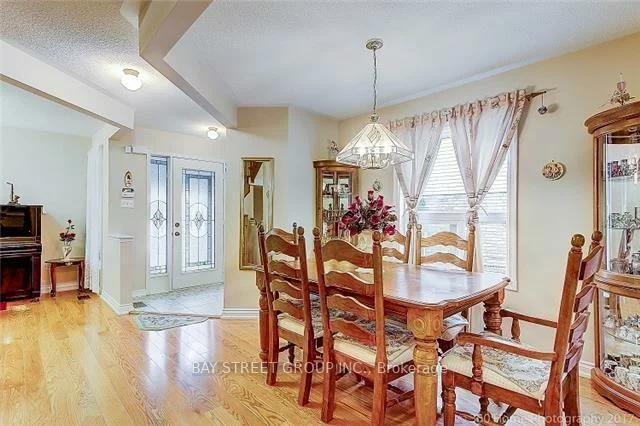 2870, Westbury, Central Erin Mills, Mississauga