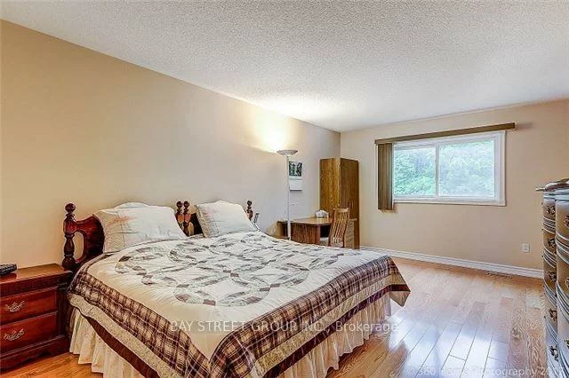 2870, Westbury, Central Erin Mills, Mississauga
