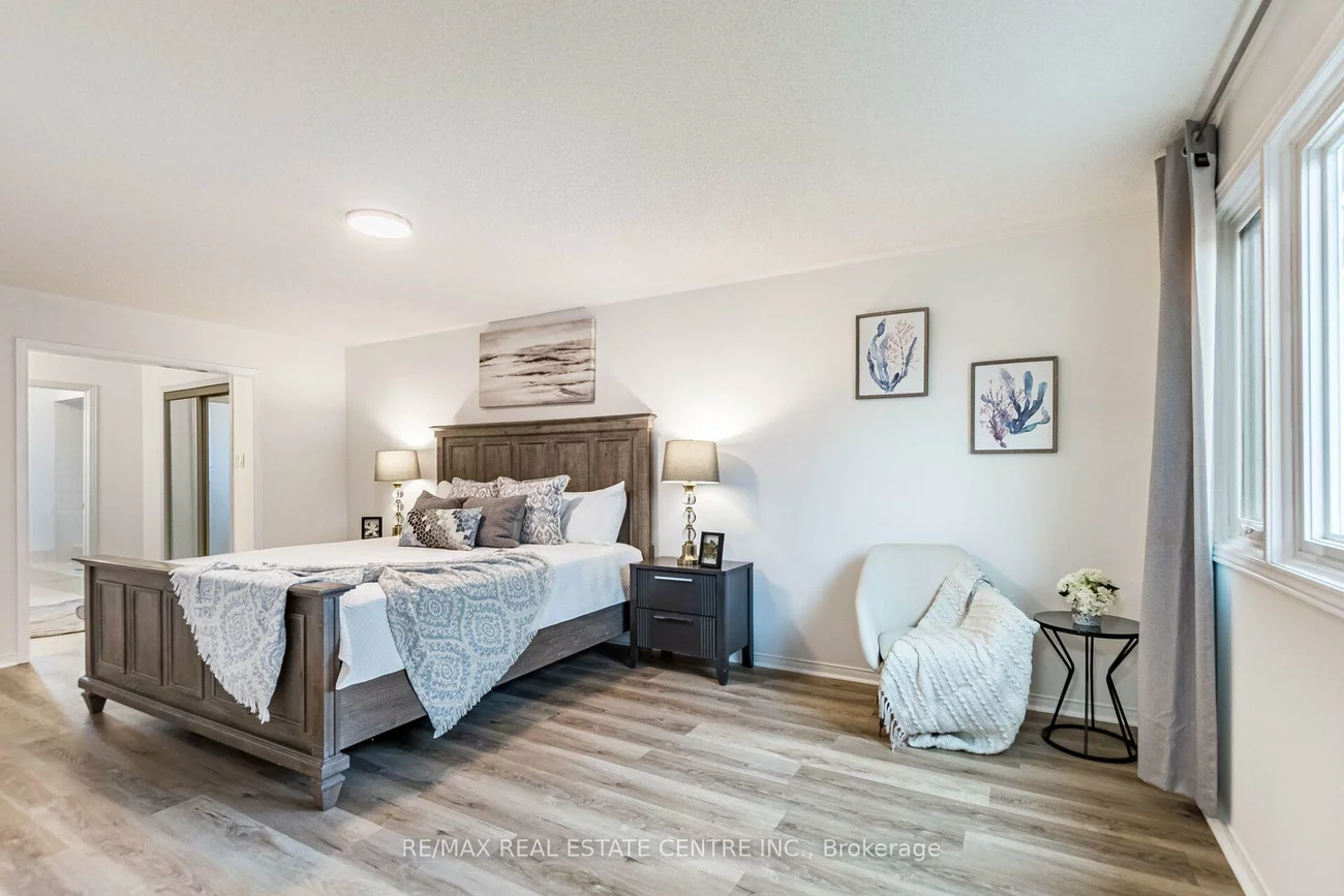 829, Stargazer, East Credit, Mississauga