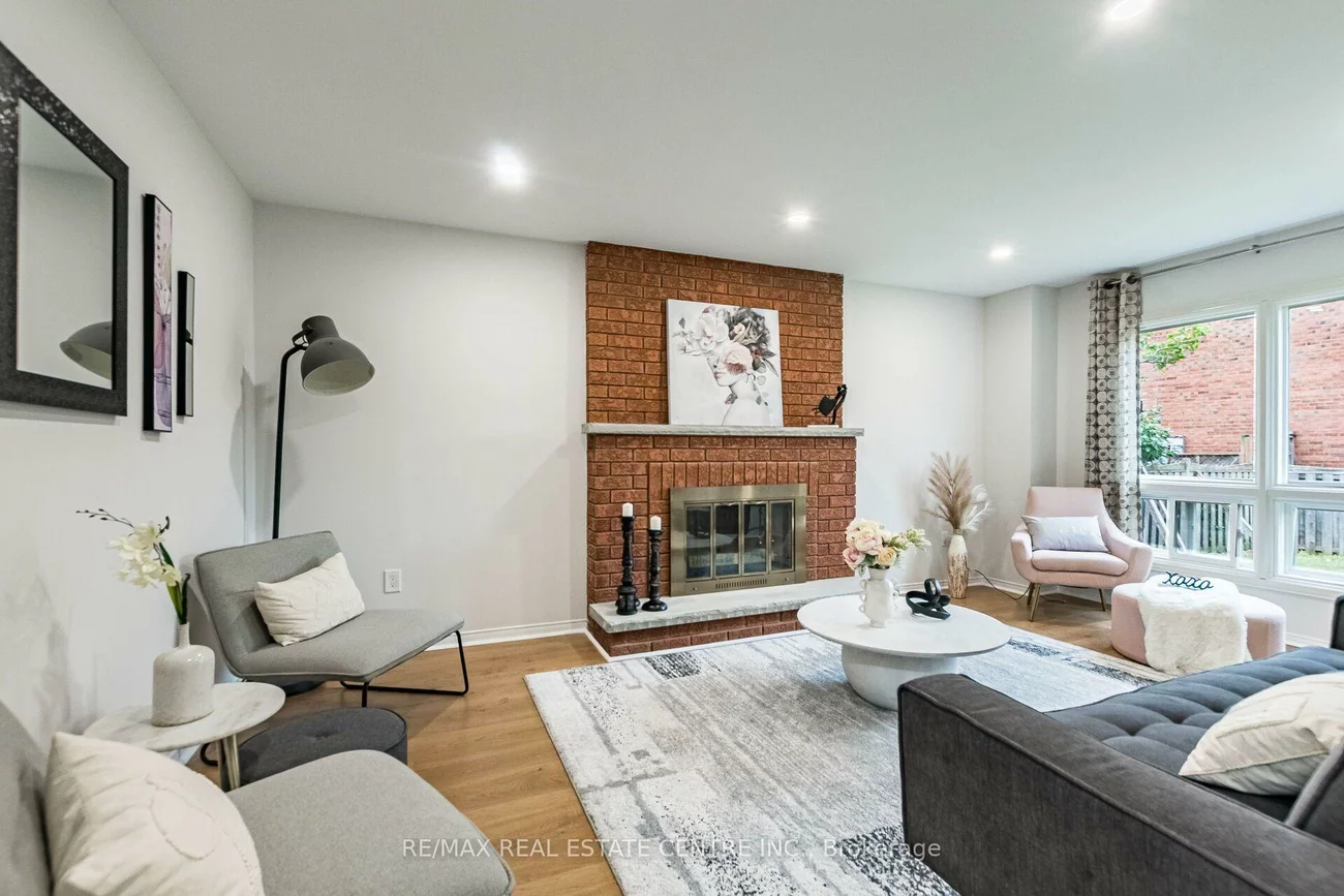 829, Stargazer, East Credit, Mississauga