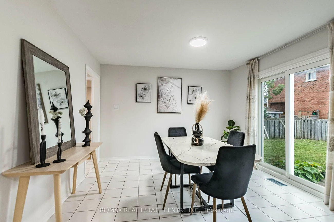 829, Stargazer, East Credit, Mississauga