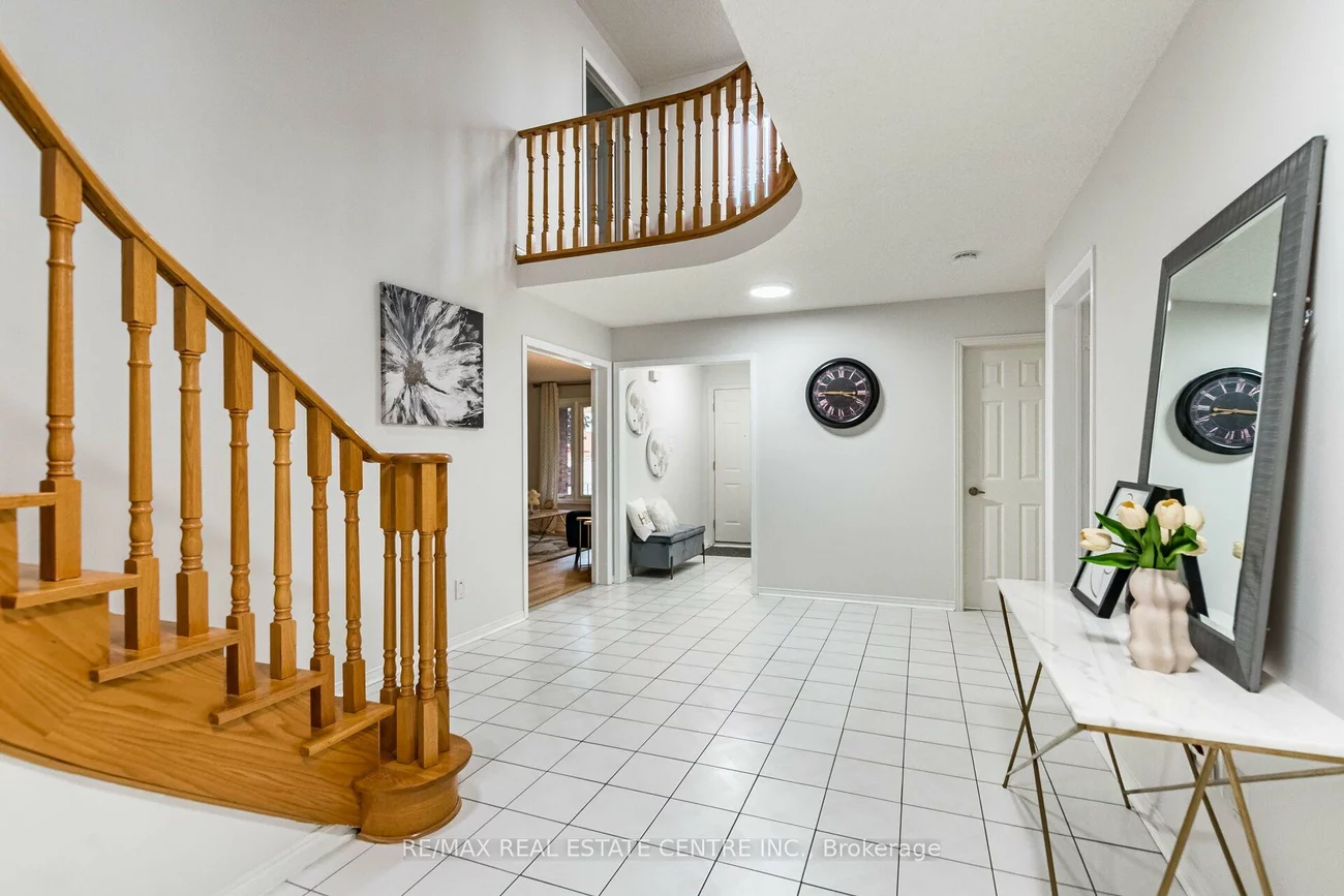 829, Stargazer, East Credit, Mississauga