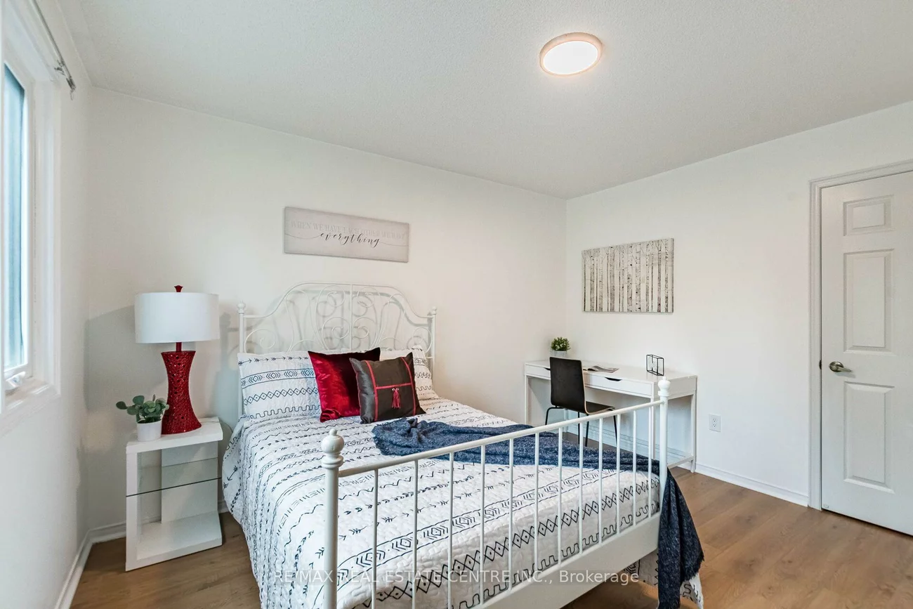 829, Stargazer, East Credit, Mississauga